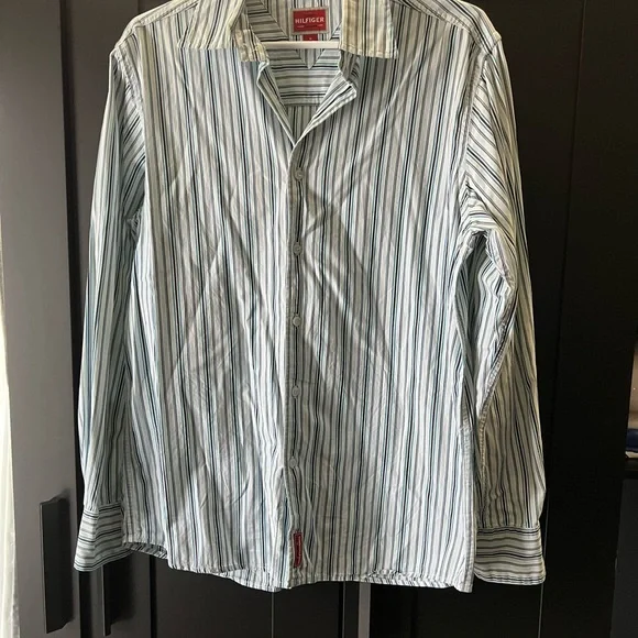 Tommy Hilfiger Dress Shirt -- Medium - Picture 3 of 6
